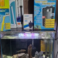 آکواریوم با کلیه تجهیزات