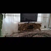 ساعت ایستاده طلایی سالم و میز تلویزیون|ساعت دیواری و تزئینی|کامیاران, |دیوار