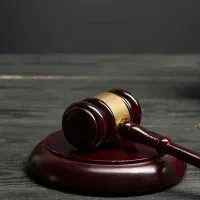 وکیل پایه یکم دادگستری، مشاوره و پیگیری تخصصی