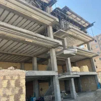 نگهبان ساختمان بنای در حال ساخت سبزدشت