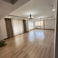 120متر/۳خوابه/خوش نقشه/چهارباغ شرقی