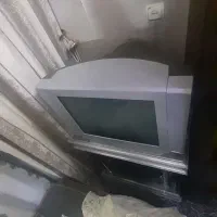 تلوزییون ۲۱ اینچ سامسونگ  و میز|تلویزیون و پروژکتور|ورامین, ورامین|دیوار