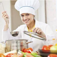 نیازمند آشپز خانم و یک حسابدار