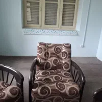 مبل هفت نفره همراه با میز شیشه ای