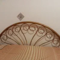 تخت خواب دو نفره و آینه