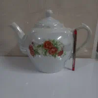 قوری گل قرمز