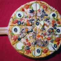 استخدام پیتزا زن پارویی