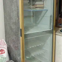 یخچال ایستاده کینو  و یک عذر  کالباس بر محک