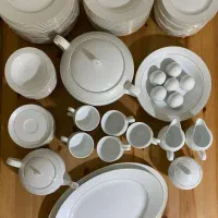 سرویس ۱۲ نفره چینی زرین