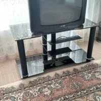 میز و تلویزیون