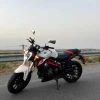 بنلی ۳۰۰جفت سیلندر