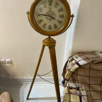 یک عدد ساعت خیلی شیک و با طراحی مدرن