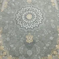 دو عدد فرش دوازده متری و یه میز ناهار خوری