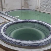 استخر خانوادگی