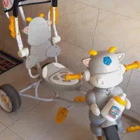 یک عدد سه چرخه ویک عددکالسکه