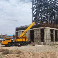 کارگر ساده کمک راننده شاگرد جرثقیل