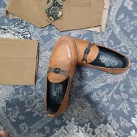 کت و شلوار|کفش و لباس بچه|رباط‌کریم, رباط‌کریم|دیوار