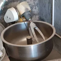 تنور و خمیر کن