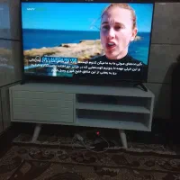 ال ای دی43اینج هوشمند با میز معاوضه ب گوشی یا نقد