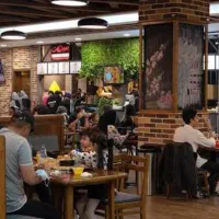 کارگر ماهر آشپزخانه