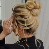 شینیون و میکاپ تخصصی  فاز۴