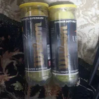 تعدادی توپ تنیس مدل مختلف