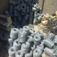 فنس فرنگی و حصاری سیم خاردار مش و پایه اهنی|مصالح و تجهیزات ساختمان|بجنورد, |دیوار