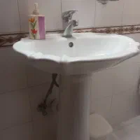 دو عدد روشویی با شیرآلات