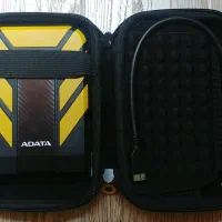 هارد 2 ترا ADATA همراه با کیف محافظ