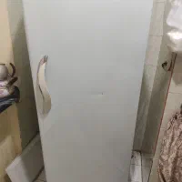 یخچال یک درب ظاهری بدنه سالم داخلی یخچال اوکی