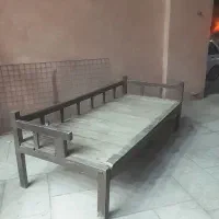 تخت چوبی