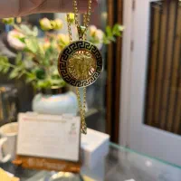 مدال ورساچ شرکتی وزنجیر ۳۰۰بالا تابلو