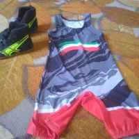 کفش کشتی و لباس کشتی ۹ ساله