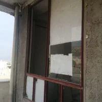 دو عدد پنجره فلزی (آهن) بزرگ