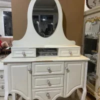 میز ارایش وپاتختی