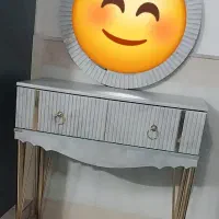 کنسول و میز ارایش به علت کمبود جا میفروشم
