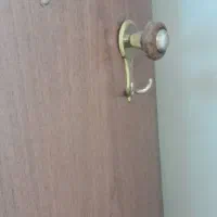 جاکفشی و جالباسی