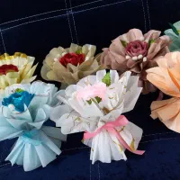 دسته گل تک شاخه رز و آفتابگردون مینی بوکت