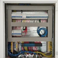 استخدام برقکار ماهر و نیمه ماهر