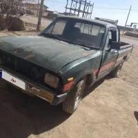 تویوتا وانت  ۸۳ میلادی