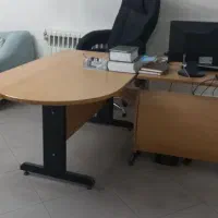 میز اداری یا منشی در حد خیلی نو|مبلمان اداری|شیراز, زرهی|دیوار