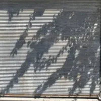 مغازه-بزرگ-بر-خیابان-توحید-جنوبی