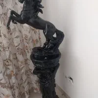 مجسمه اسب زیبا