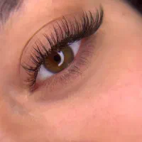 همکاری با مژه کار حرفه ای
