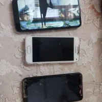 سه عدد گوشی هر سه تا تاچ و ال سی دی شکسته