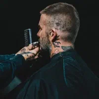 استخدام شاگردوهمکار برای آرایشگاه مردونه