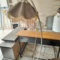آباژور ایستاده خمیده