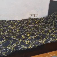 تخت و دراور کاملا سالم و تمیز قیمت منصفانه|تخت و سرویس خواب|طرقبه, |دیوار