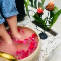 خدمات مانیکور و پدیکور|خدمات آرایشگری و زیبایی|لاهیجان, خمیر کلایه|دیوار