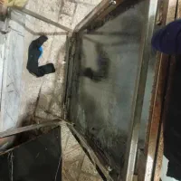 میز با پایه های فلزی